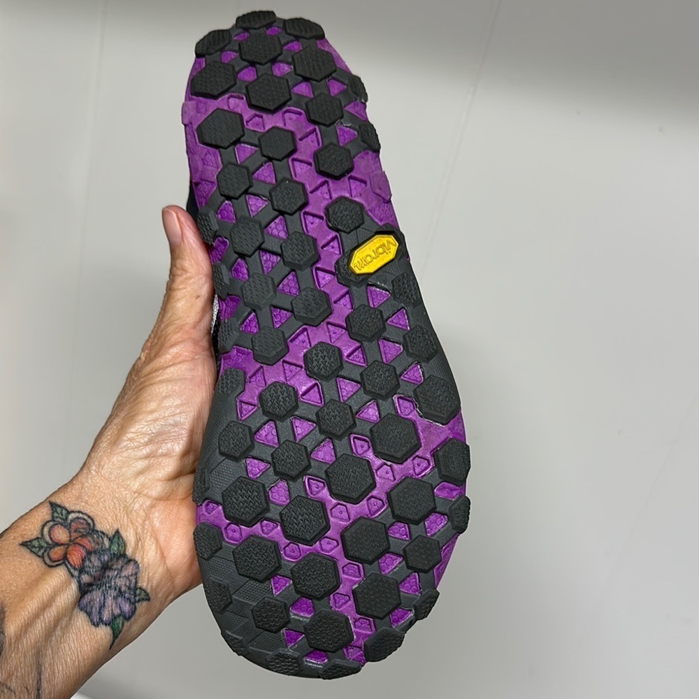 New Balance Gray and Purple Athletic Shoes with Mesh Upper - Picture 6 of 13